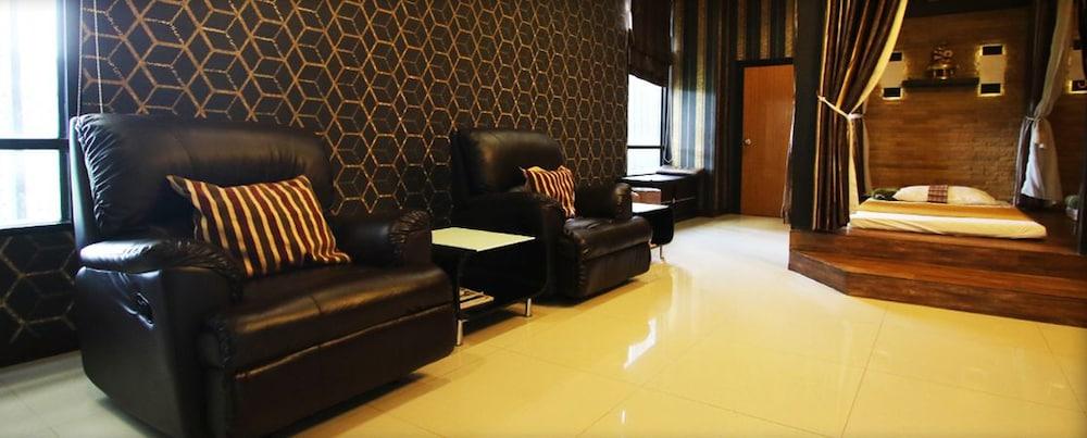 Phitsanulok United Hotel Екстериор снимка