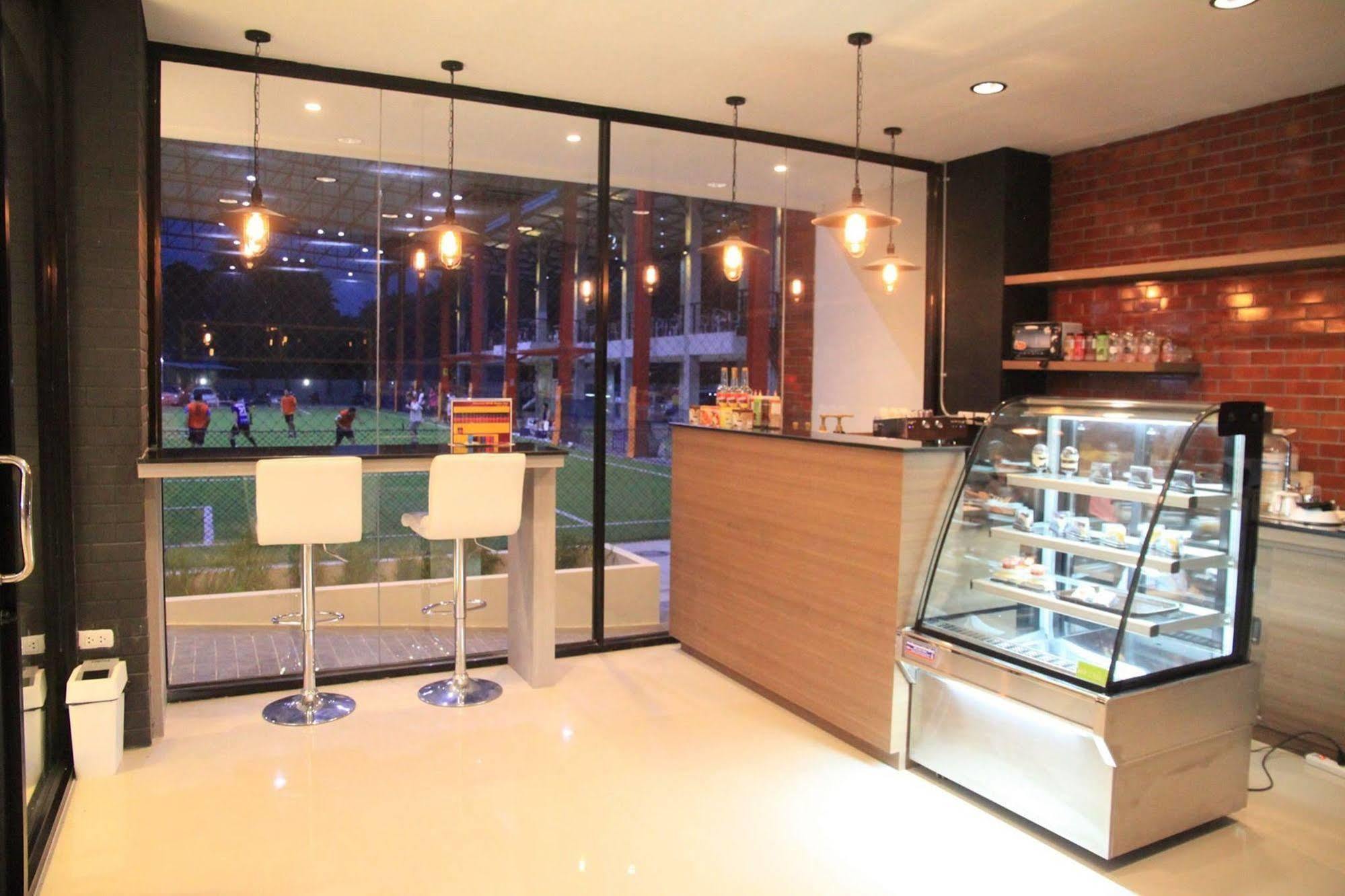 Phitsanulok United Hotel Екстериор снимка