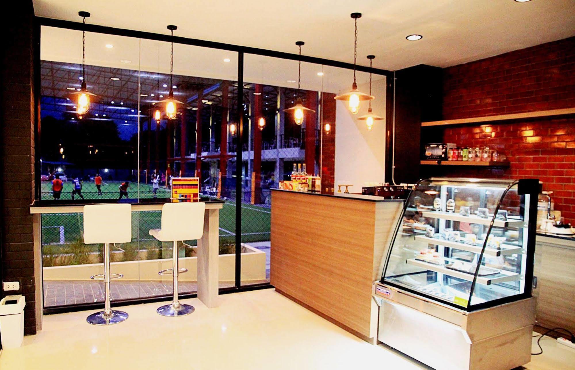 Phitsanulok United Hotel Екстериор снимка